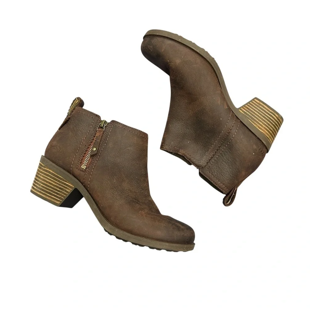 Teva Dark Maroon Ankle Booties with Block Heel size 8 VGUC
